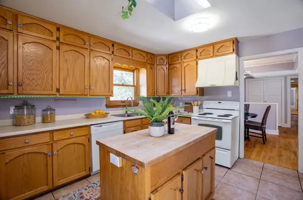 2848 Walnut ST, Los Alamos, NM 87544