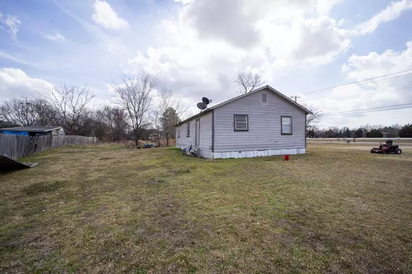 475 Locust Street, Point, TX 75472