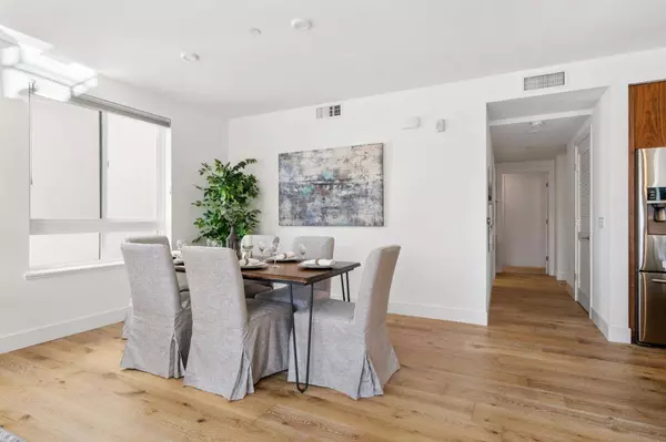 1101 W El Camino Real 302, Mountain View, CA 94040