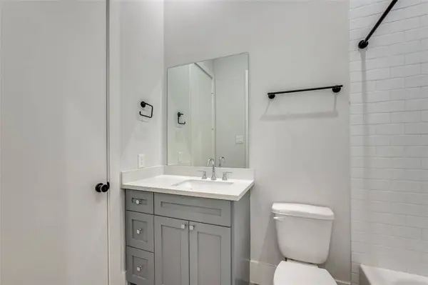 204 Burr ST #C, Houston, TX 77011