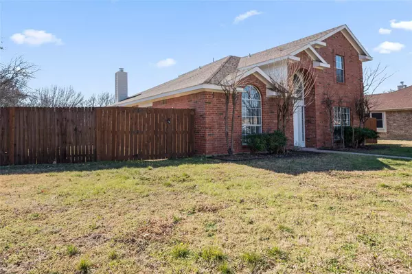718 Garner Circle, Cedar Hill, TX 75104