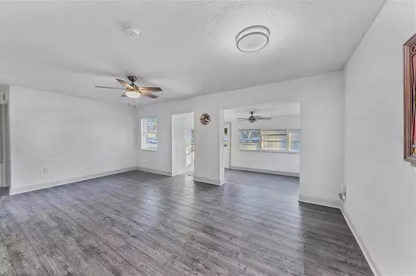 2057 28TH ST, Sarasota, FL 34234