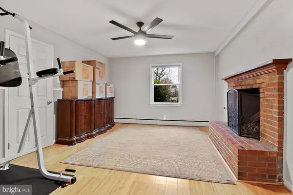 6700 BULKLEY RD, Newington, VA 22122