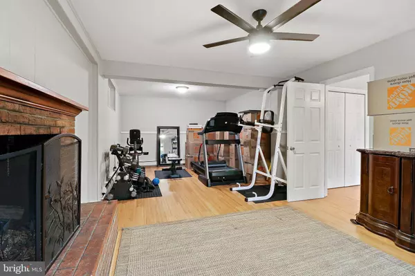 6700 BULKLEY RD, Newington, VA 22122