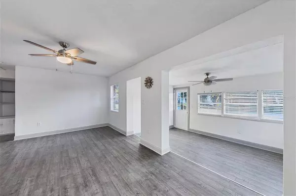 2057 28TH ST, Sarasota, FL 34234