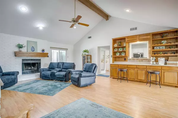 7800 Woodharbor Drive, Fort Worth, TX 76179