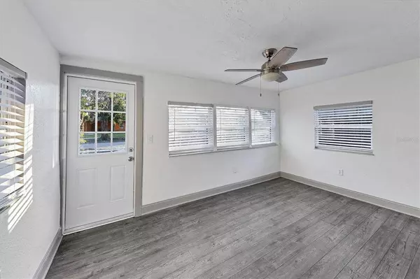 2057 28TH ST, Sarasota, FL 34234