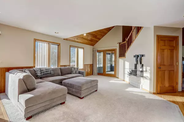 116 Fairbrook Dr, Waunakee, WI 53597