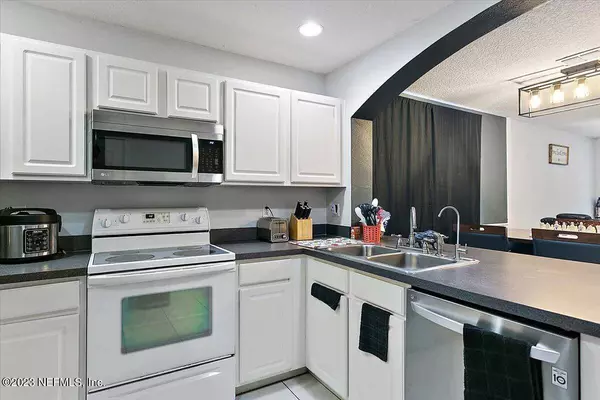 220 BEECH BROOK ST, St Johns, FL 32259