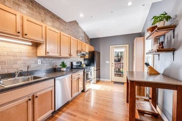 39 Lowell Street #39, Somerville, MA 02143