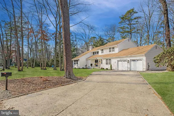 2 HEATHERWOOD CT, Medford, NJ 08055