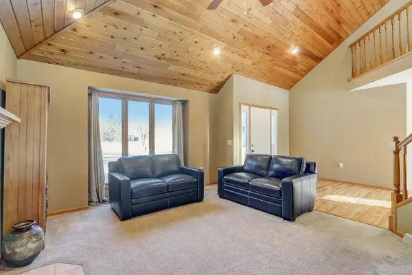 116 Fairbrook Dr, Waunakee, WI 53597