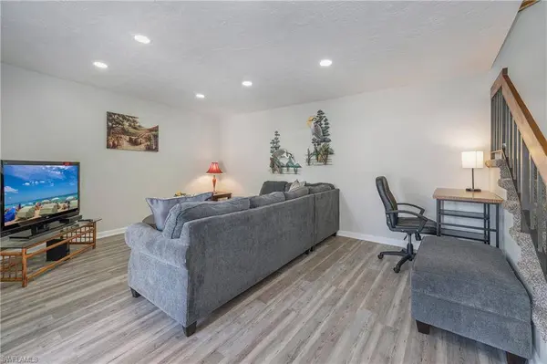 228 Marseille DR S #10-B, Naples, FL 34112