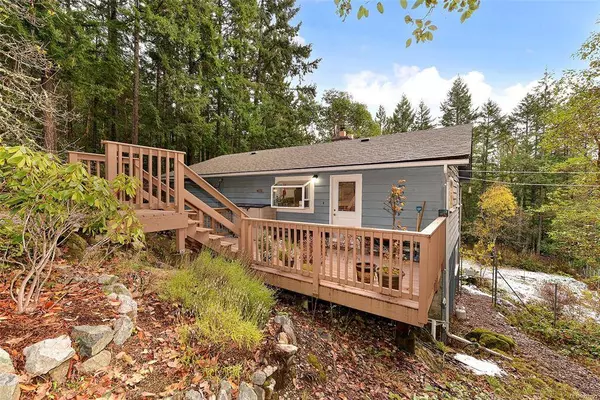 71 Hartland Ave, Saanich, BC V9E 1L7