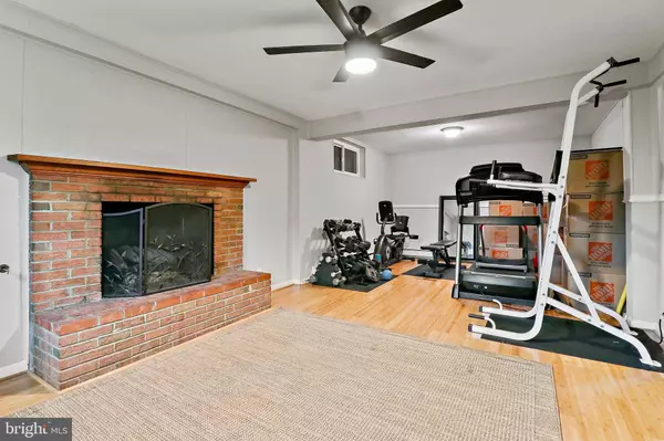 6700 BULKLEY RD, Newington, VA 22122