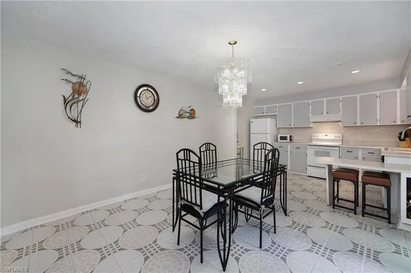 228 Marseille DR S #10-B, Naples, FL 34112