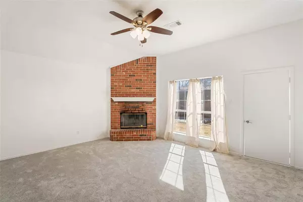 718 Garner Circle, Cedar Hill, TX 75104