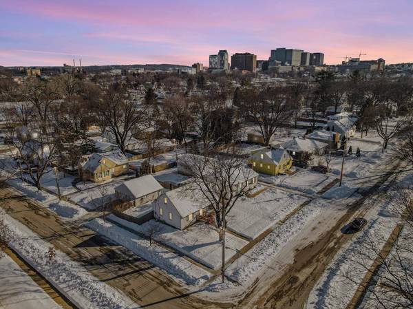 928 8th AVE NW, Rochester, MN 55901