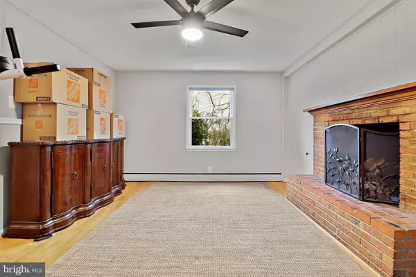 6700 BULKLEY RD, Newington, VA 22122