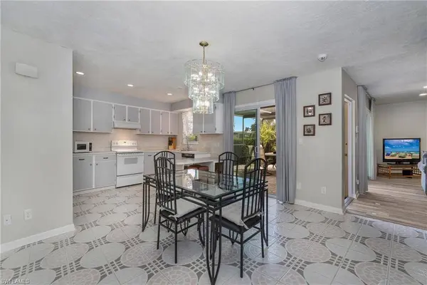 228 Marseille DR S #10-B, Naples, FL 34112