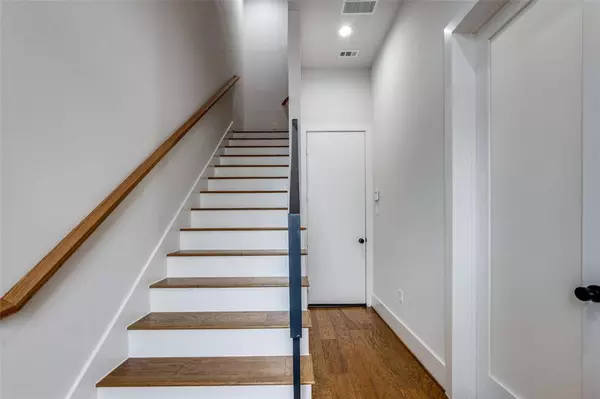 204 Burr ST #C, Houston, TX 77011