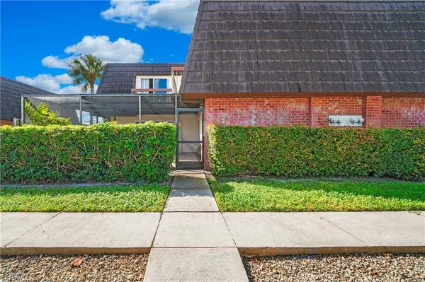 228 Marseille DR S #10-B, Naples, FL 34112