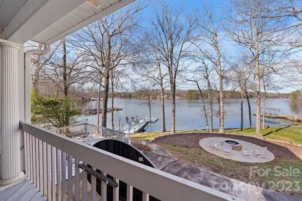 325 Potters LNDG, Denton, NC 27239