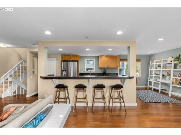 637 SE LINN ST #E, Portland, OR 97202