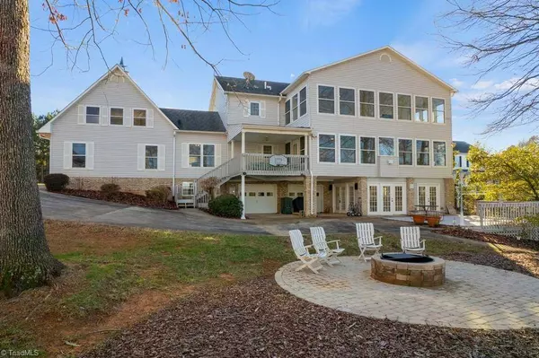 325 Potters Landing, Denton, NC 27239