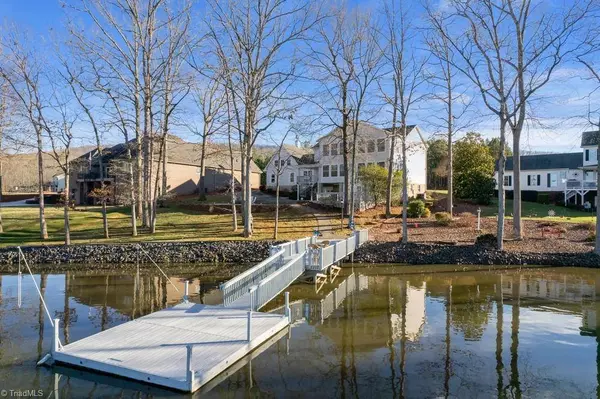 325 Potters Landing, Denton, NC 27239