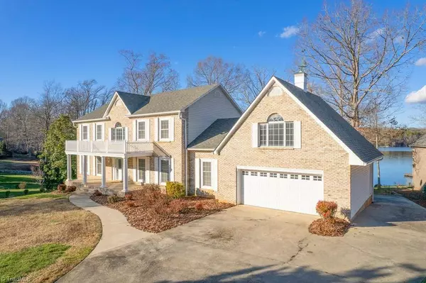 325 Potters Landing, Denton, NC 27239