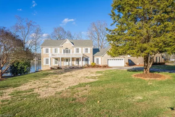 325 Potters Landing, Denton, NC 27239