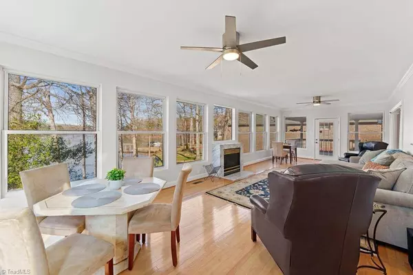 325 Potters Landing, Denton, NC 27239