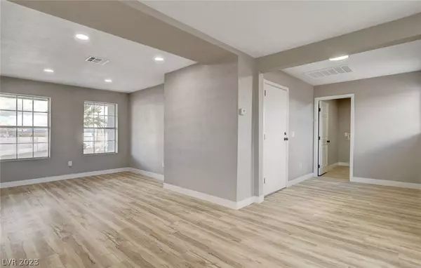 3075 W Pyle Avenue, Las Vegas, NV 89141