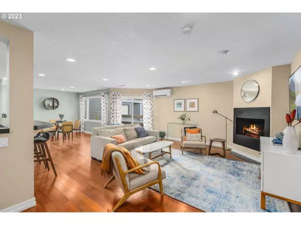 637 SE LINN ST #E, Portland, OR 97202