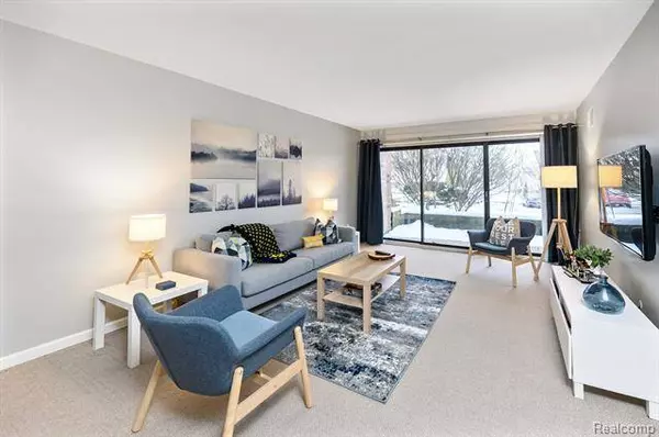 1245 S MAPLE Road 107, Ann Arbor, MI 48103