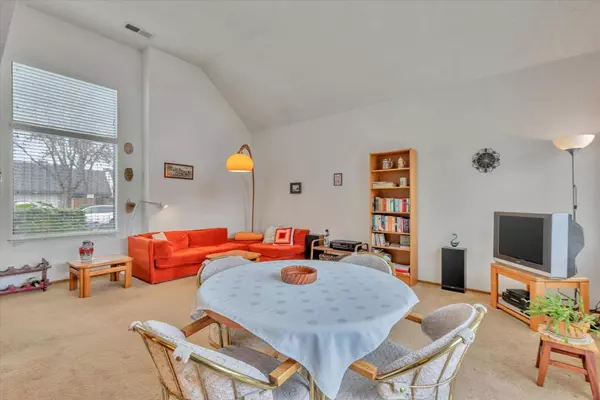 100 Portola WAY 2, Tracy, CA 95376