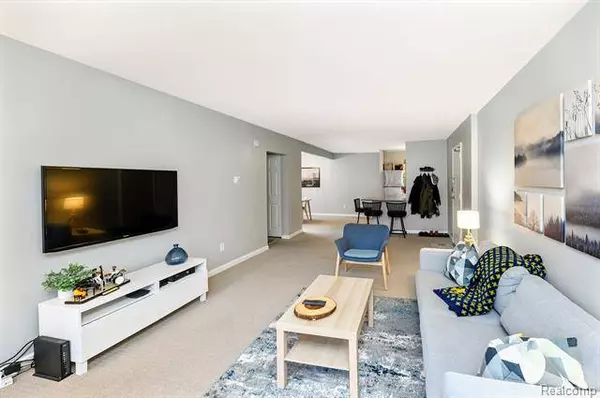 1245 S MAPLE Road 107, Ann Arbor, MI 48103