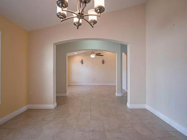 1539 Glentry LN, Sebastian, FL 32958