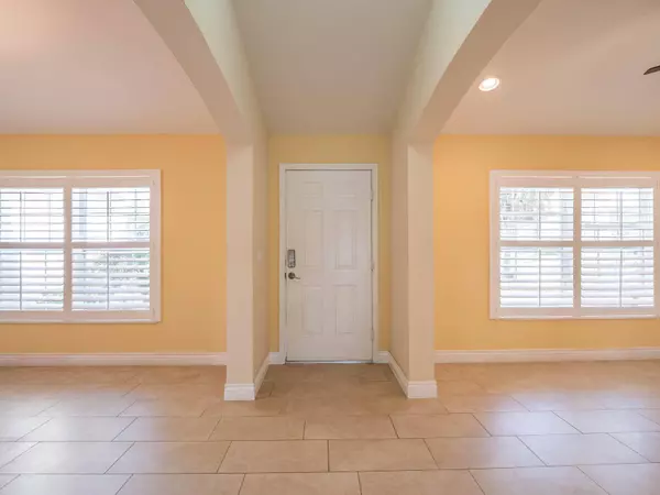 1539 Glentry LN, Sebastian, FL 32958