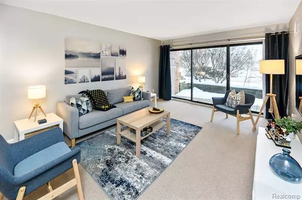 1245 S MAPLE Road 107, Ann Arbor, MI 48103