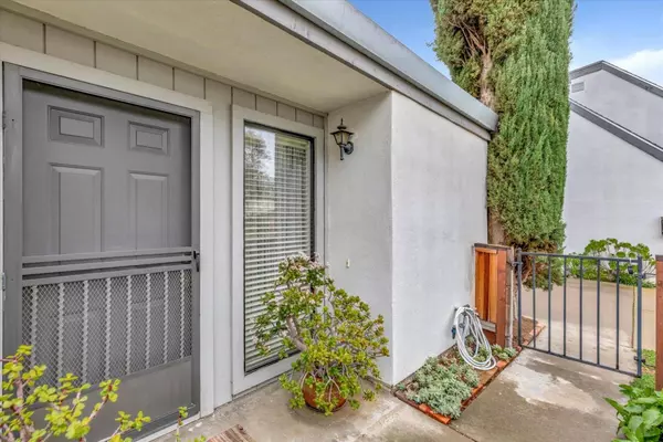 100 Portola WAY 2, Tracy, CA 95376