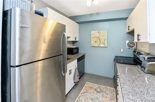 1245 S MAPLE Road 107, Ann Arbor, MI 48103