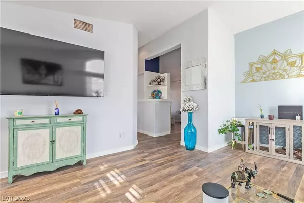 444 Flores Circle, Las Vegas, NV 89123