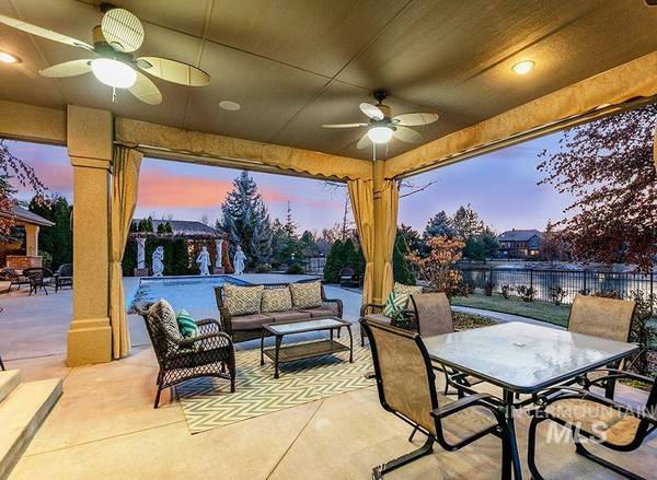 501 W Two Rivers Dr, Eagle, ID 83616