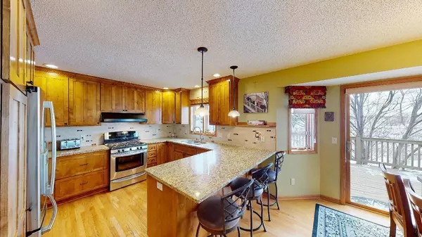 909 Wyatt CIR, Montrose, MN 55363