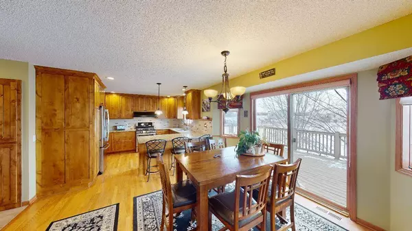 909 Wyatt CIR, Montrose, MN 55363