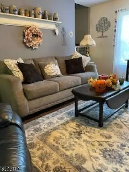 50 Zulauf Ln, Oxford Twp., NJ 07863