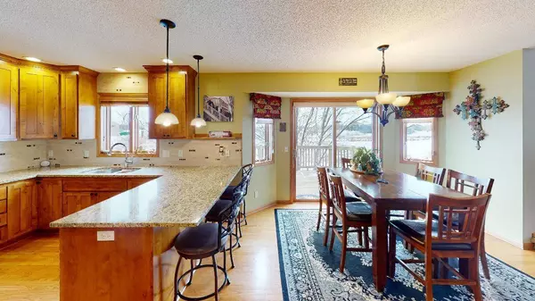 909 Wyatt CIR, Montrose, MN 55363