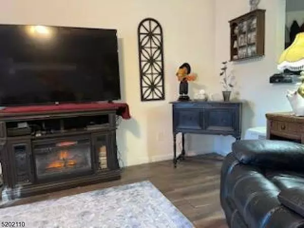 50 Zulauf Ln, Oxford Twp., NJ 07863